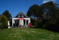 Terrasse mit Sonnenschirm