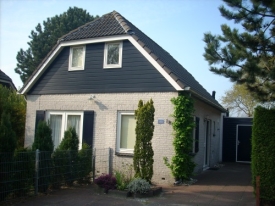 Vorderansicht-Eingang-Abstellraum1