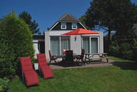 Sdansicht mit Terrasse